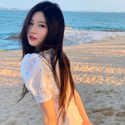 穿黄靴子的女孩