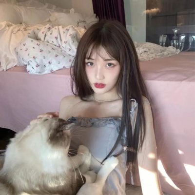 三个带面纱的女子